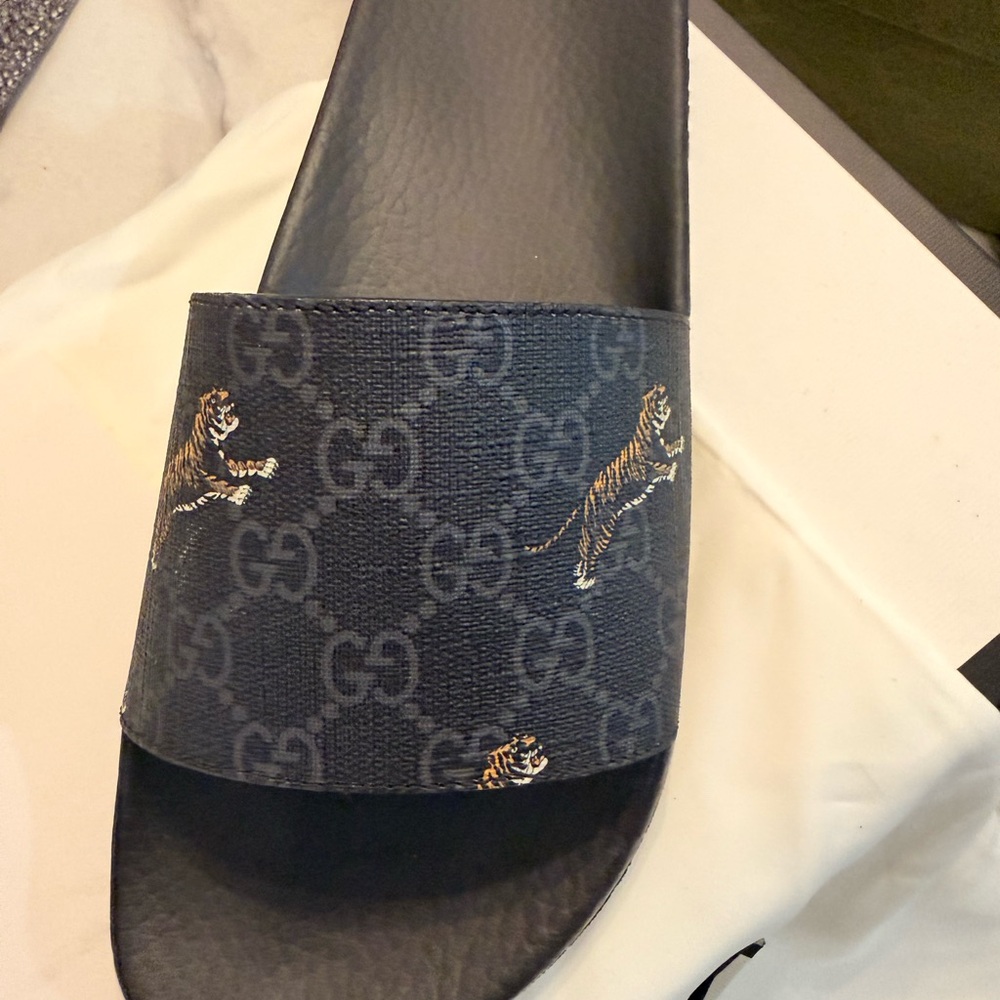 Gucci Navy Slide Sandals with Tiger Motif